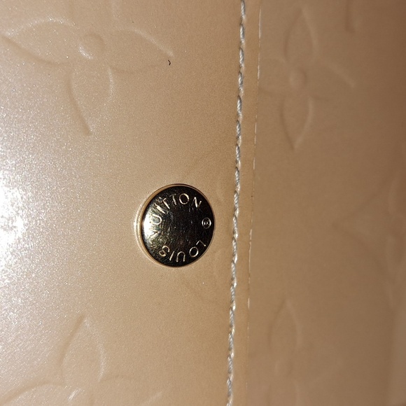 Louis Vuitton Vernis Sarah Wallet EUC - Picture 4 of 17